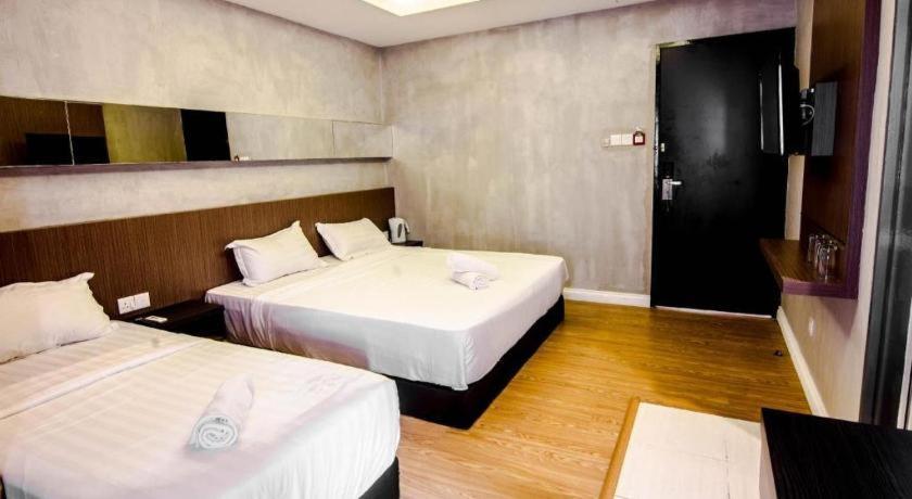 Monaco Boutique Hotel Sadong Jaya Kota Kinabalu Exterior photo