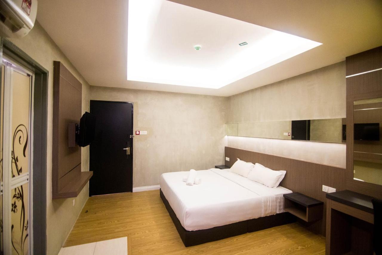 Monaco Boutique Hotel Sadong Jaya Kota Kinabalu Exterior photo